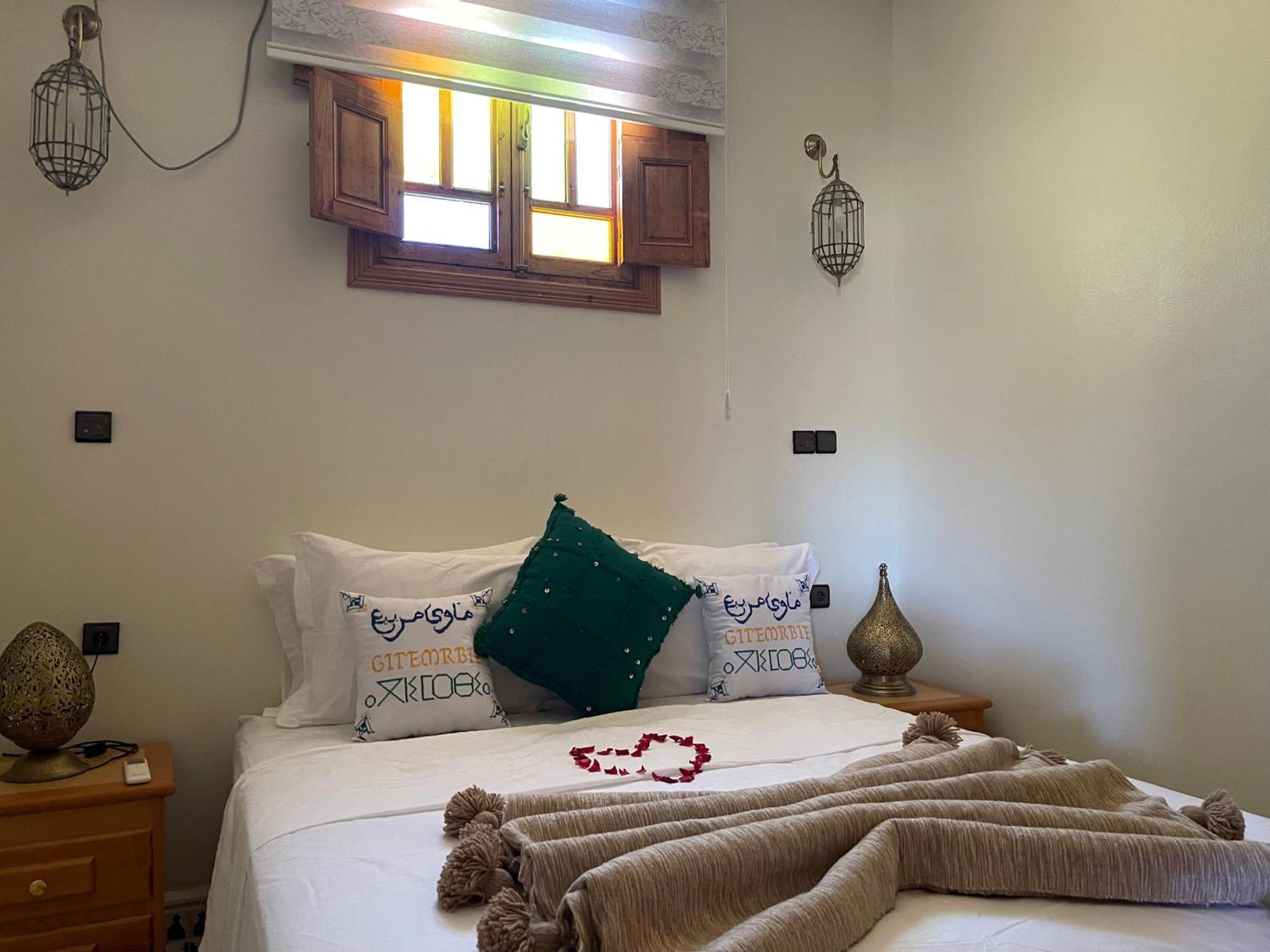 Gite Marbie Maison Rurale, Une Experience Naturelle Unique, Au Coeur Du Moyen Atlas, Maroc Kasba Tibouda Exterior foto